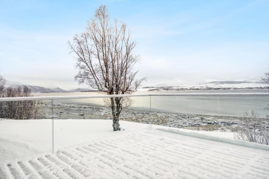 Hus Med Egen Strandlinje Тромсе Екстер'єр фото