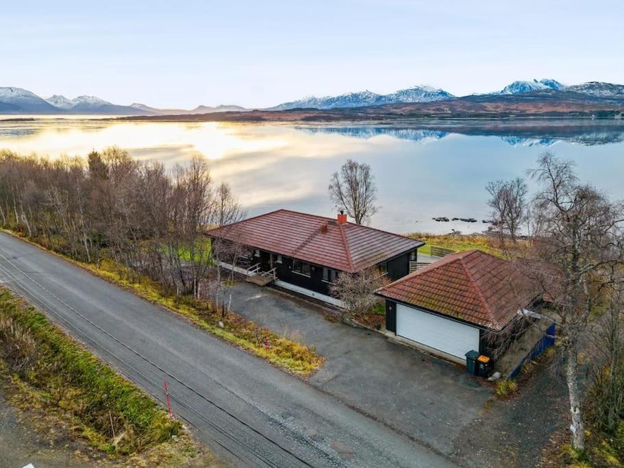 Hus Med Egen Strandlinje Тромсе Екстер'єр фото